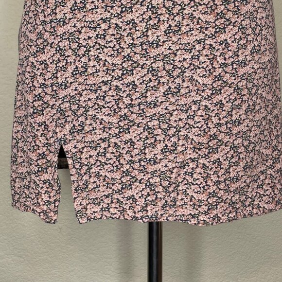 American Eagle High-Waisted Floral Slit Lined Mini Skirt Sz Small Feminine Cute - Picture 2 of 10